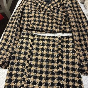 Forever 21 Black and Tan Textured Jacket